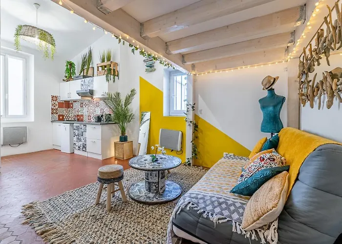 Suites En Plein Coeur Du Panier Et Vieux Port